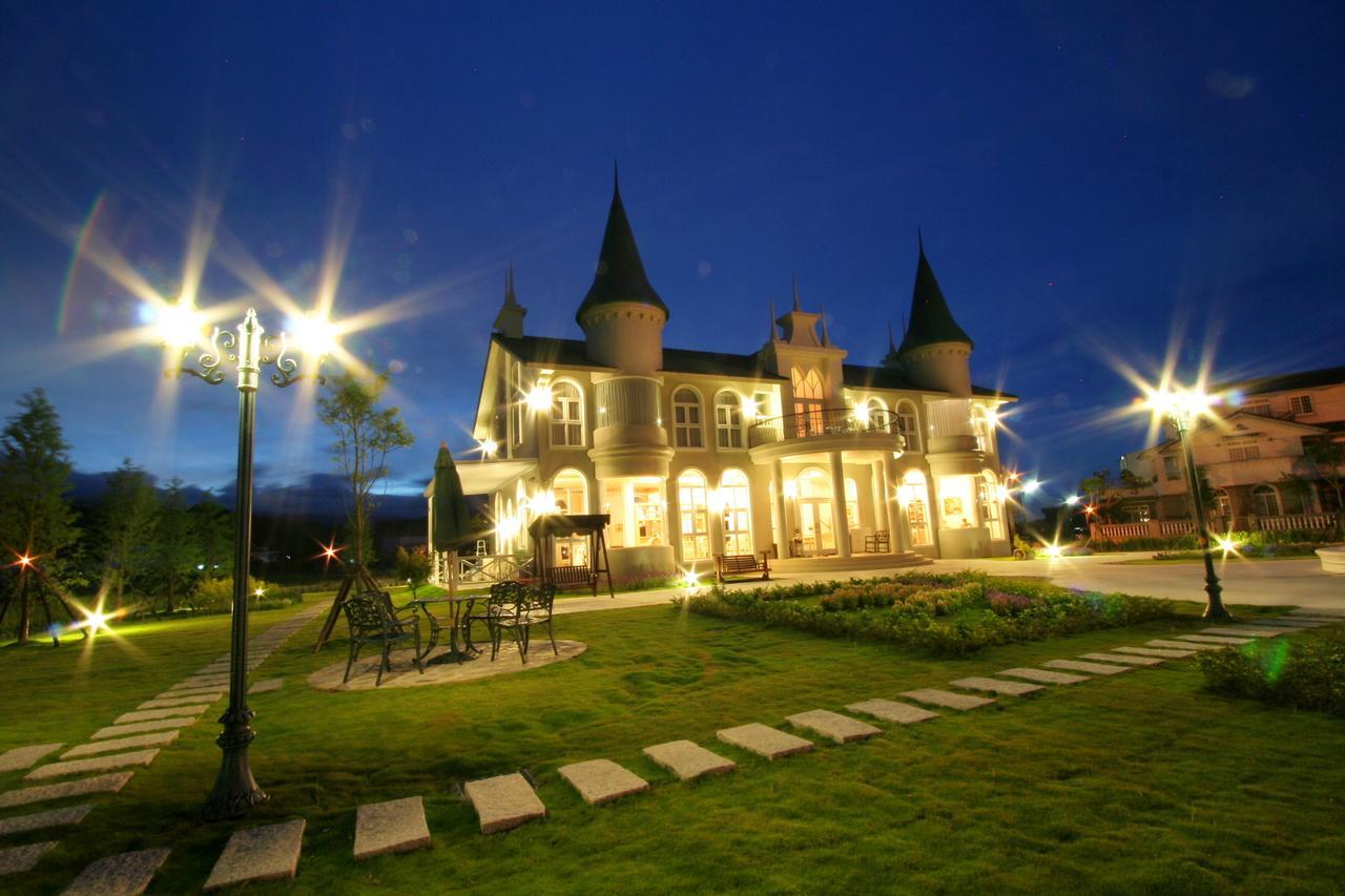 Sigma Castle Apartment Yilan Exterior photo